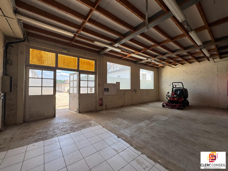 Local d'activités - 130 m²