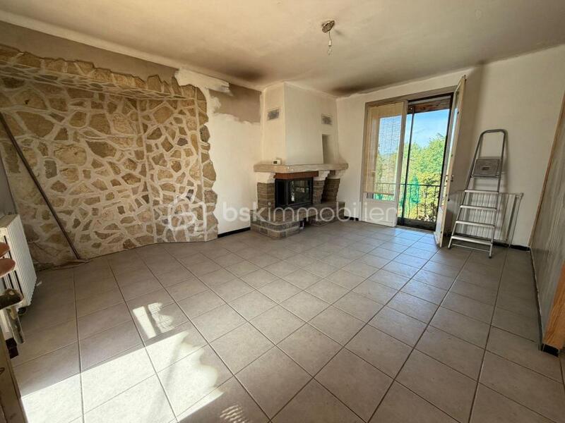 Mas - 2 600 m² - 9 pièces