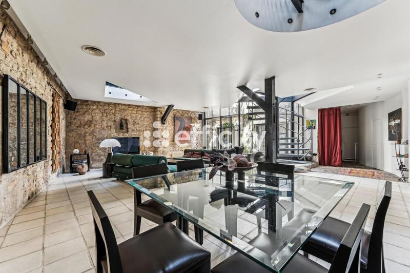 Appartement - 256 m² - 6 pièces