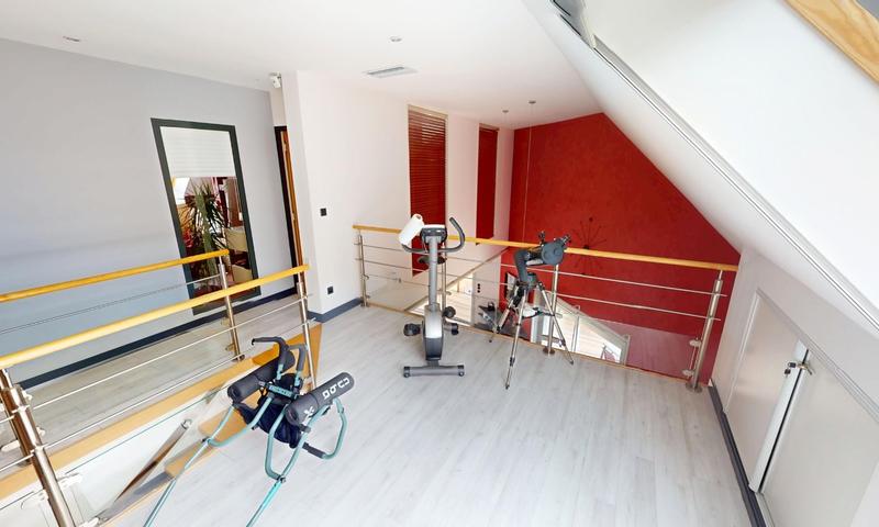 Maison contemporaine - 222 m² - 8 pièces