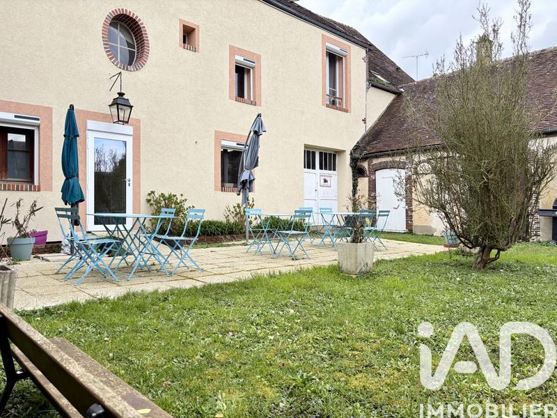 Maison - 311 m² - 9 pièces