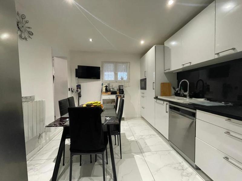 Maison - 87 m² - 6 pièces