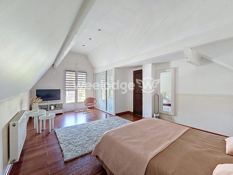 Maison - 165 m² - 7 pièces