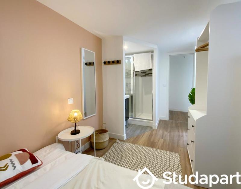 Chambre - 10 m² - 1 pièce