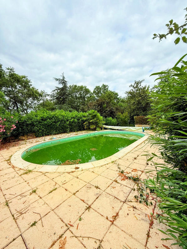 Maison - 280 m² - 12 pièces