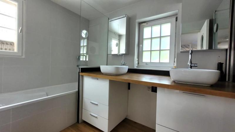 Maison - 95 m² - 4 pièces