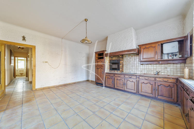 Maison - 210 m² - 6 pièces