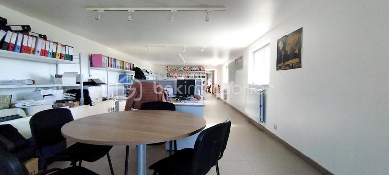 Local d'activité / Entrepôt - 850 m² - 4 pièces