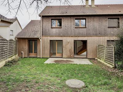 Maison - 98 m² - 6 pièces