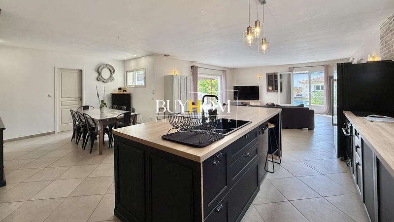 Maison - 164 m² - 6 pièces