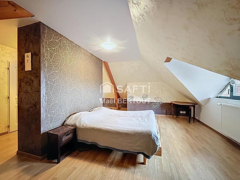 Maison - 210 m² - 8 pièces