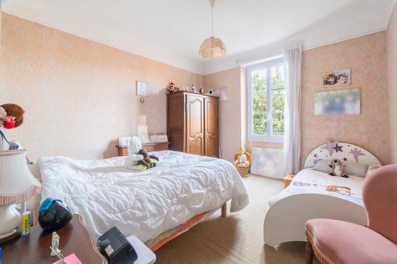 Maison - 396 m² - 9 pièces