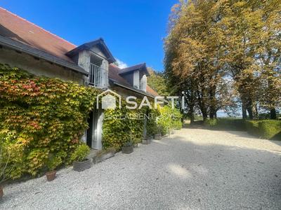 Maison - 336 m² - 13 pièces