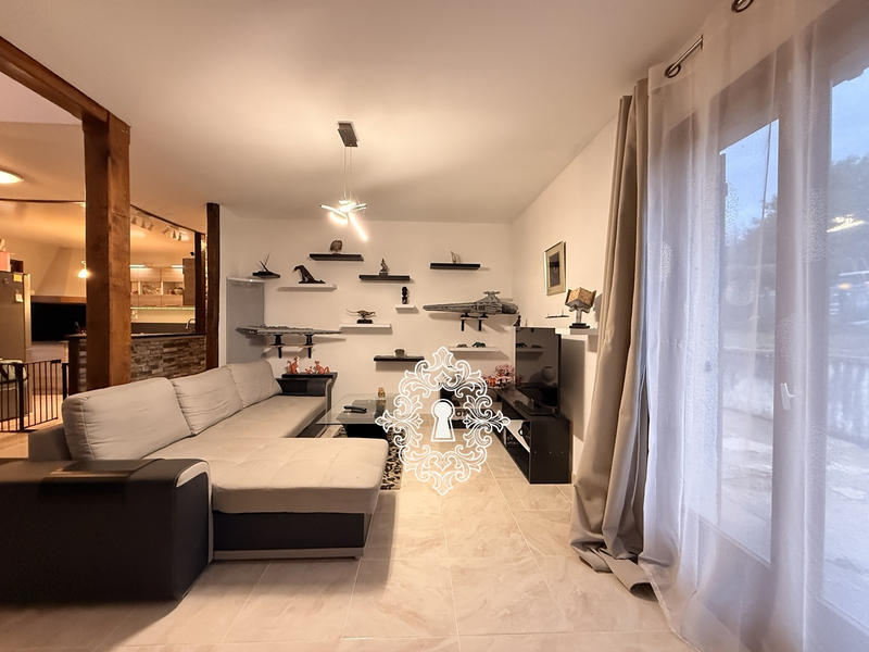 Maison - 162 m² - 7 pièces