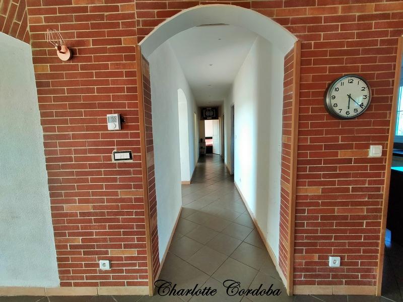 Maison - 233 m² - 8 pièces