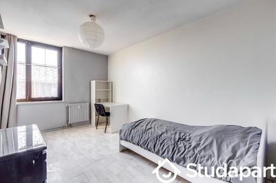 Chambre - 12 m² - 1 pièce