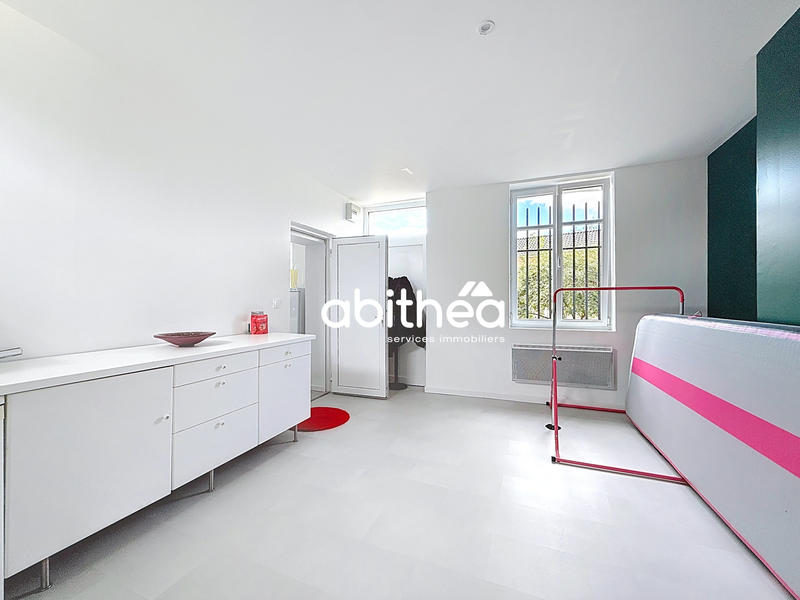 Maison - 331 m² - 10 pièces