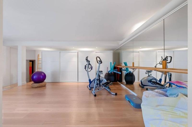 Villa - 300 m² - 8 pièces