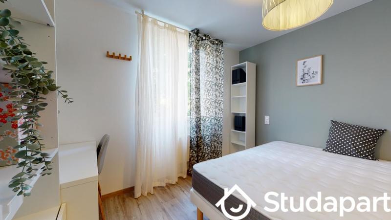Chambre - 11 m² - 1 pièce
