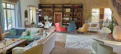 Maison - 480 m² - 13 pièces