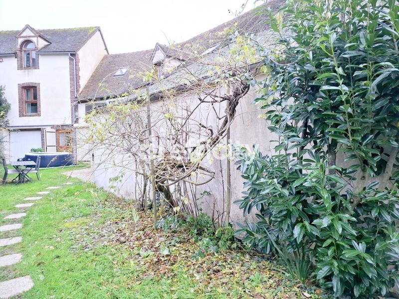 Maison - 241 m² - 10 pièces