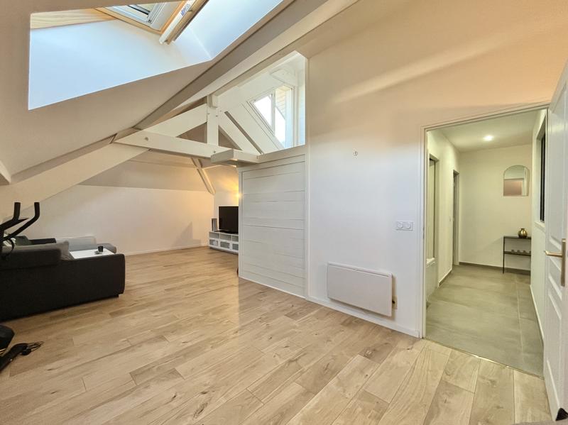 Maison contemporaine - 250 m² - 8 pièces