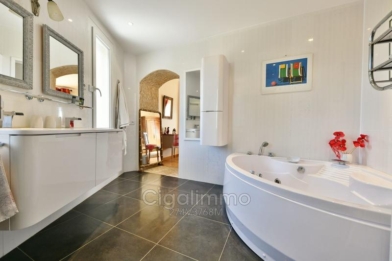 Maison - 184 m² - 7 pièces