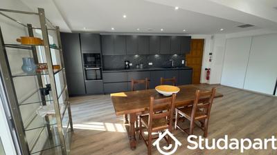 Appartement - 80 m² - 2 pièces