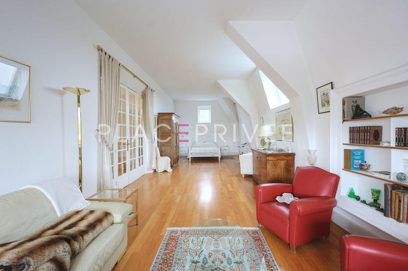 Maison - 320 m² - 10 pièces