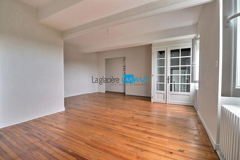 Maison ancienne - 335 m² - 8 pièces