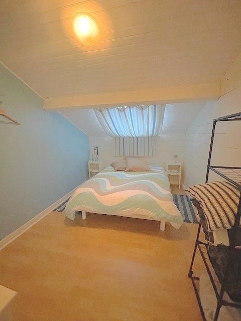 Maison - 222 m² - 10 pièces