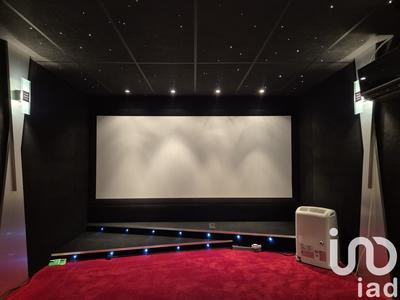 Maison - 300 m² - 8 pièces