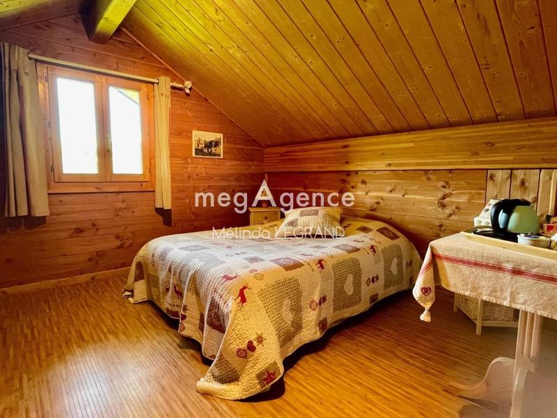 Maison - 220 m² - 7 pièces