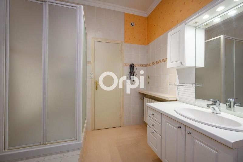 Maison - 250 m² - 6 pièces