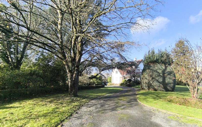 Maison - 218 m² - 6 pièces