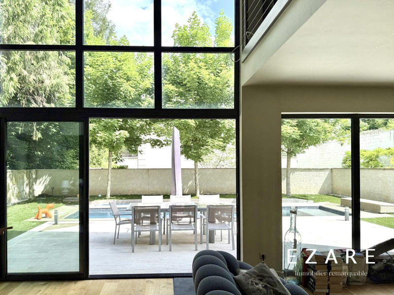 Maison - 249 m² - 8 pièces