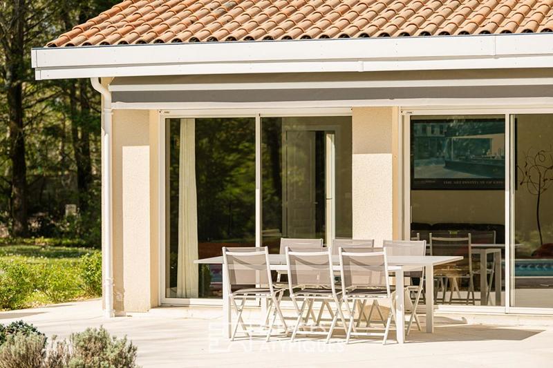 Maison - 186 m² - 5 pièces