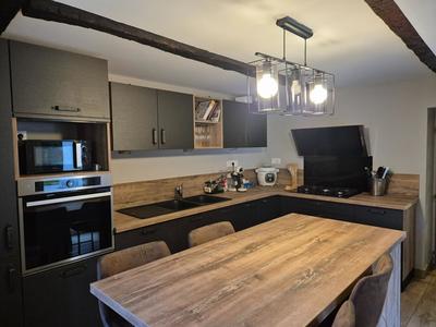 Maison - 280 m² - 6 pièces