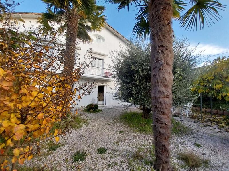 Maison - 93 m² - 5 pièces