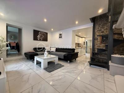 Maison - 108 m² - 5 pièces