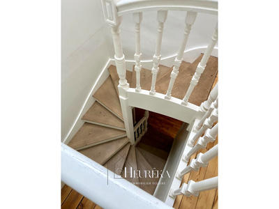 Maison - 220 m² - 6 pièces