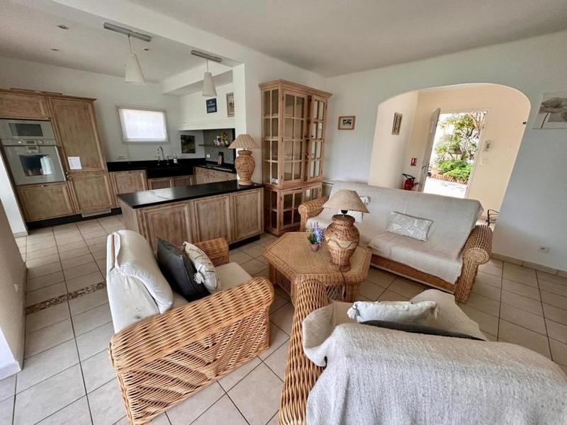 Maison - 200 m² - 6 pièces