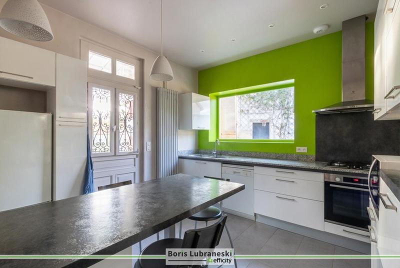 Maison - 206 m² - 7 pièces