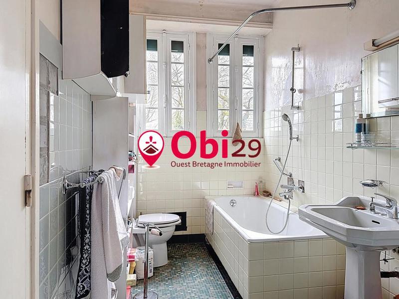 Maison - 215 m² - 13 pièces