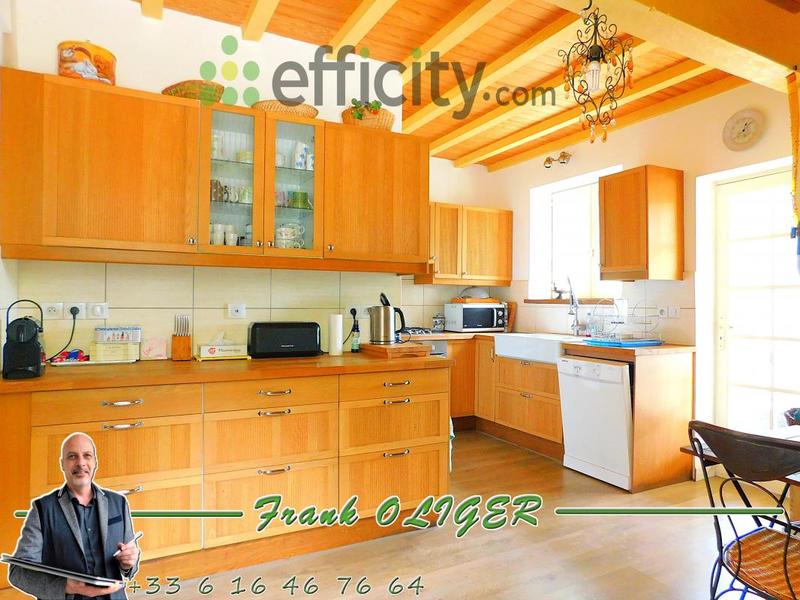 Maison - 280 m² - 11 pièces