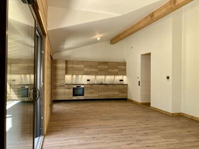 Appartement - 90 m² - 4 pièces