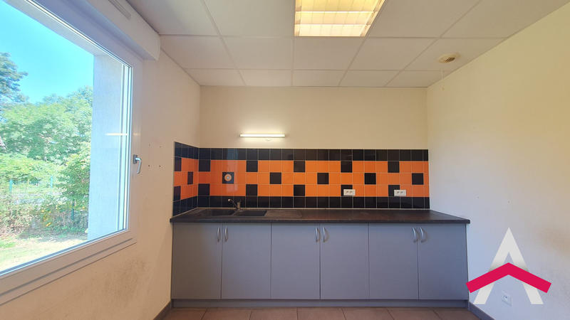 Local d'activités - 468 m²