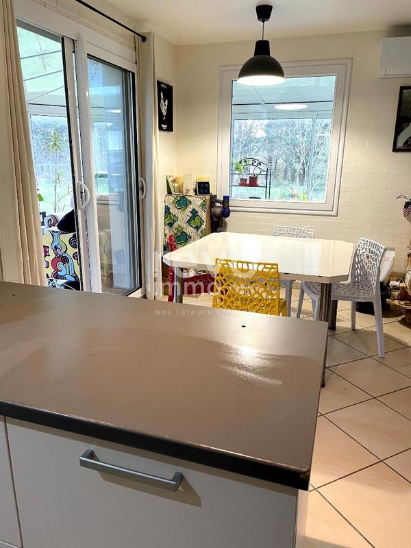 Maison - 204 m² - 7 pièces