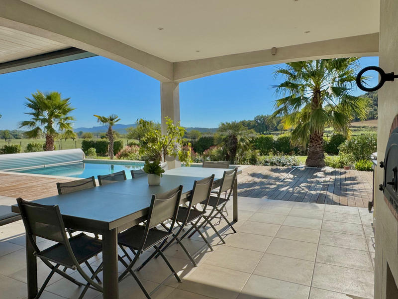 Propriété - 167 m² - 5 pièces