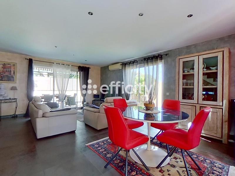 Maison - 104 m² - 5 pièces